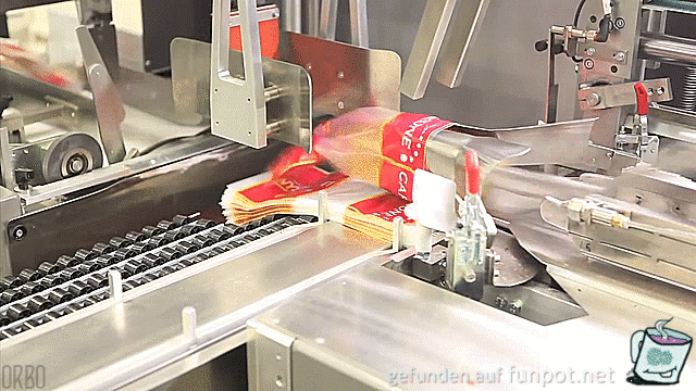 Toast wird eingetütet Toast wird eingetütet