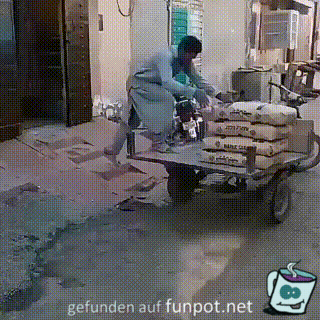 Säcke auf den Rücken laden