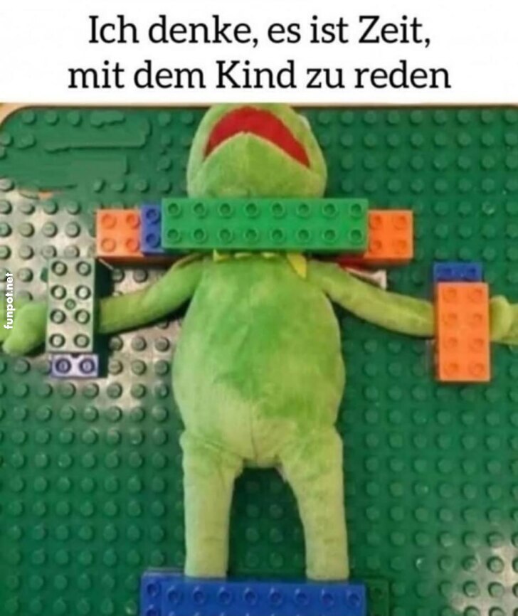 Kermit unter Baukltzen gefangen