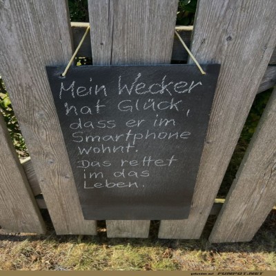 Wecker-zeigt-Smartphone-Skills!.jpg von Schwesterchen