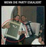 Schrge-Party.jpg auf www.funpot.net