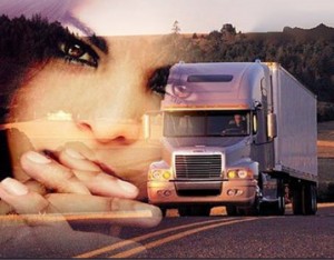 klicke hier, um die Datei herunterzuladen Trucks und schöne Frauengesichter