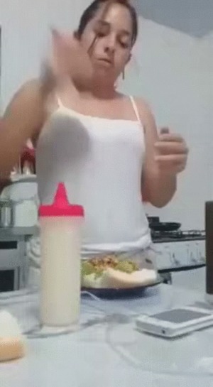 Ketchupflasche explodiert