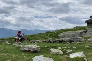 mit dem bike den Wasserfall hoch
