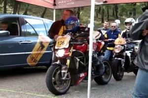 ist der Reifen kalt, hauts den Fahrer in den Wald