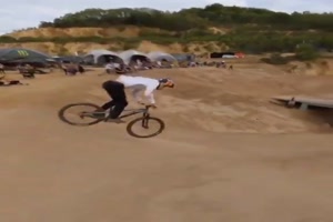 Ein Knner auf dem Rad