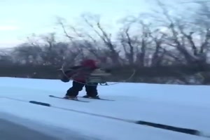 Mit den Skiern zur Arbeit