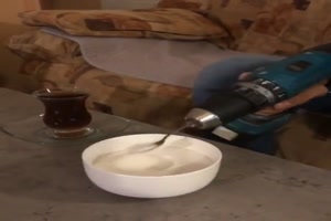 So kann man auch Zucker in den Tee machen