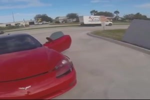 Crash. Spiegel und Kotfluegel ramponiert. Idiot