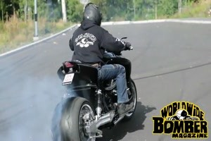 Bomb Boss Streetfighter. 350 PS V8 Corvette Motor