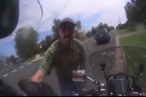 Beinahe Crash und gute Reaktion. Gentleman Autofahrer