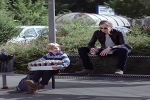 Mama, wann kommt den der Bus
