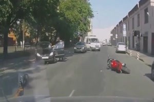 Motorradabflug und Gesetz der Fuste