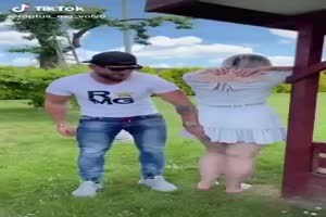 vor lauter Schreck kommt er ins Schleudern