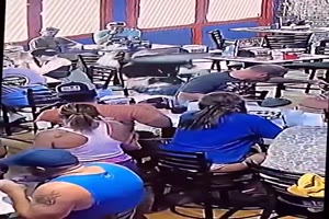 Alle gucken, keiner hilft