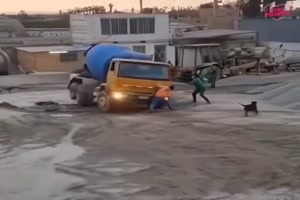 Tanzender Betonmischer