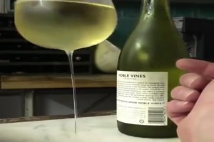 Kein Glas f�r Grobmotoriker