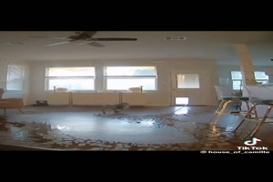 �berschwemmung im Wohnzimmer