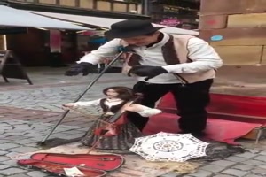 Toller Violinist
