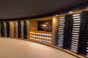 Cooler Weinraum