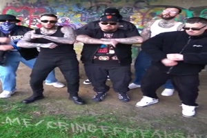 Lustige Musik zu diesen Kerlen