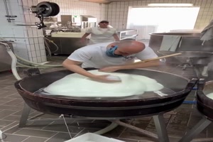 So wird Mozzarella hergestellt