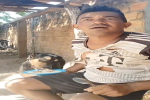 Hund ergreift Chance