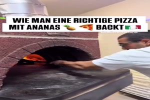 Pizza mit Ananas