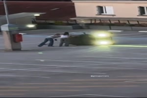Auto ist umgekippt